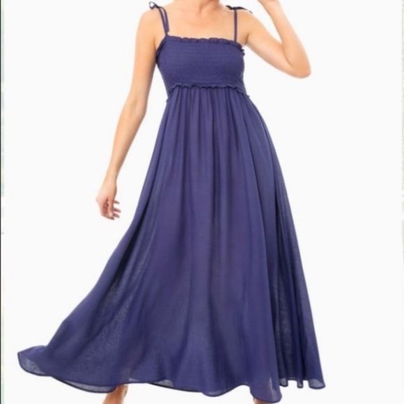 Pomander Place Dresses & Skirts - Tuckernuck Pomander Place Shallon Tie Strap
Smocked Maxi Dress Navy Blue Size M